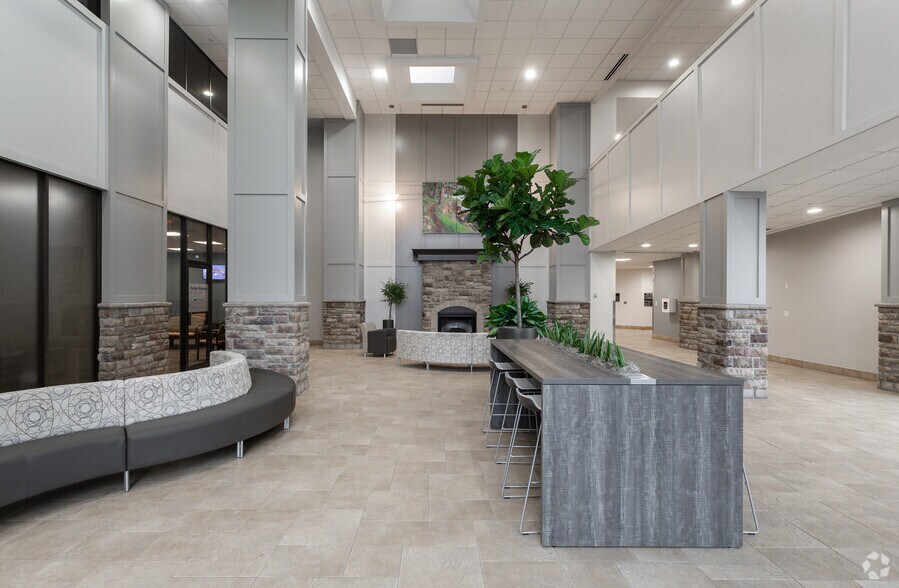 More Photos Of 8402 Harcourt Rd, Indianapolis Medical For Lease