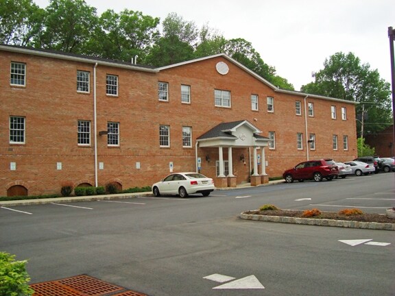 Primary Photo Of 7 Industrial Rd, Pequannock Office For Lease