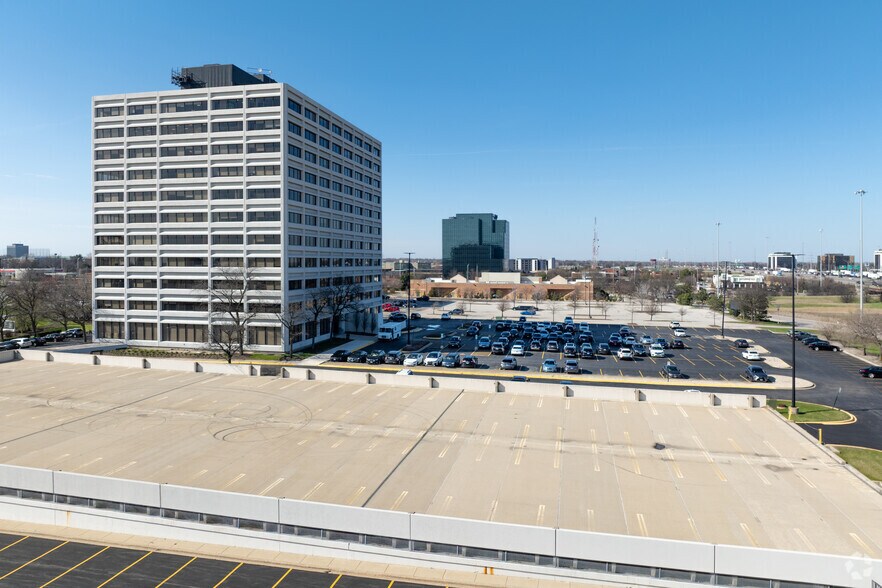 More Photos Of 1051 Perimeter Dr, Schaumburg Office For Lease