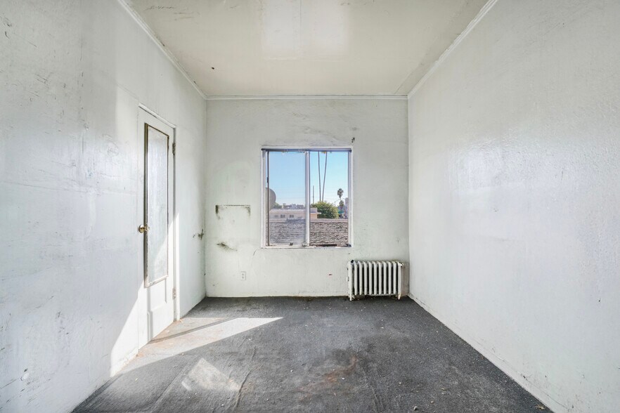 More Photos Of 1042 N Wilcox Ave, Los Angeles Hotel For Lease