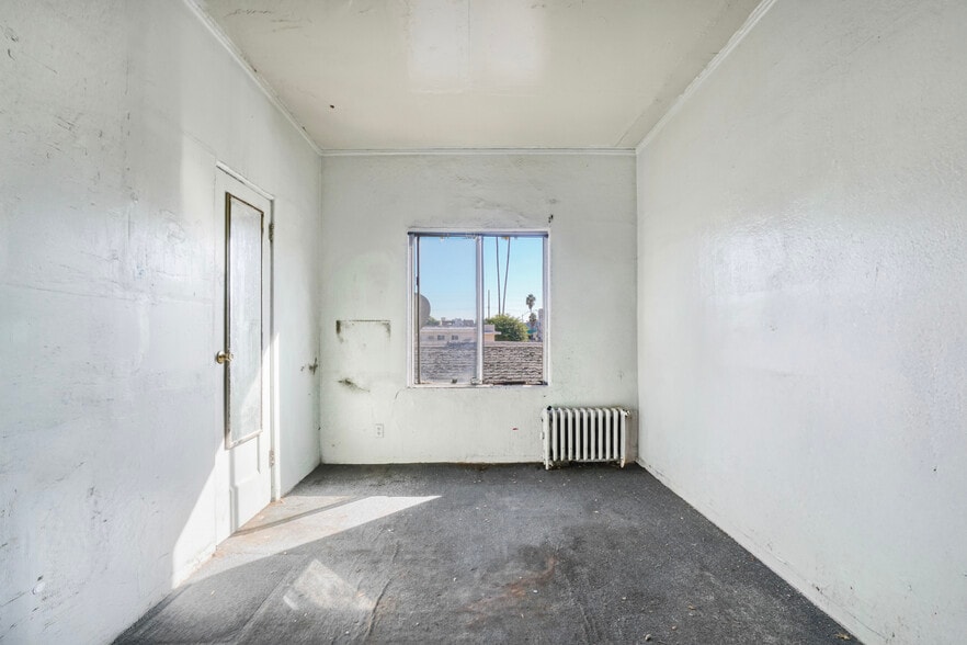 More Photos Of 1042 N Wilcox Ave, Los Angeles Hotel For Sale