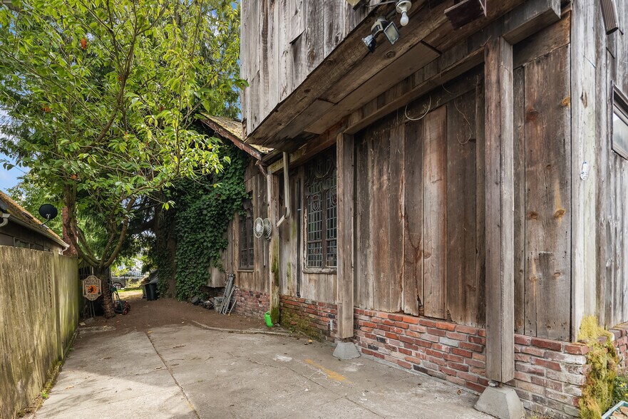 More Photos Of 652 NW 85th St, Seattle Apartments For Sale