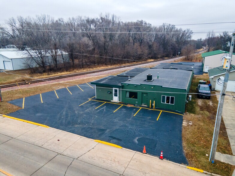 More Photos Of 1006 8th Ave SW, Austin Flex For Lease