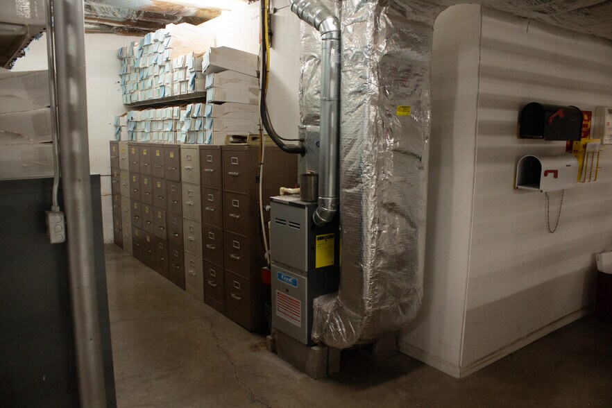 More Photos Of 645 Bellefontaine Ave, Marion Light Distribution For Sale
