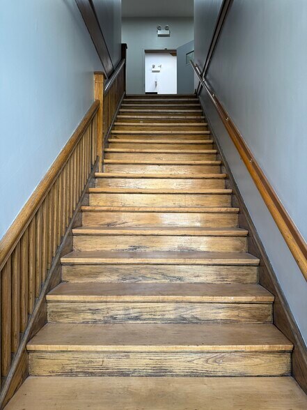 Primary Photo Of 348 N Ashland Ave, Chicago Flex For Lease