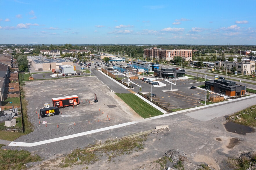 Primary Photo Of 6111 Hazeldean Rd, Ottawa General Retail For Lease