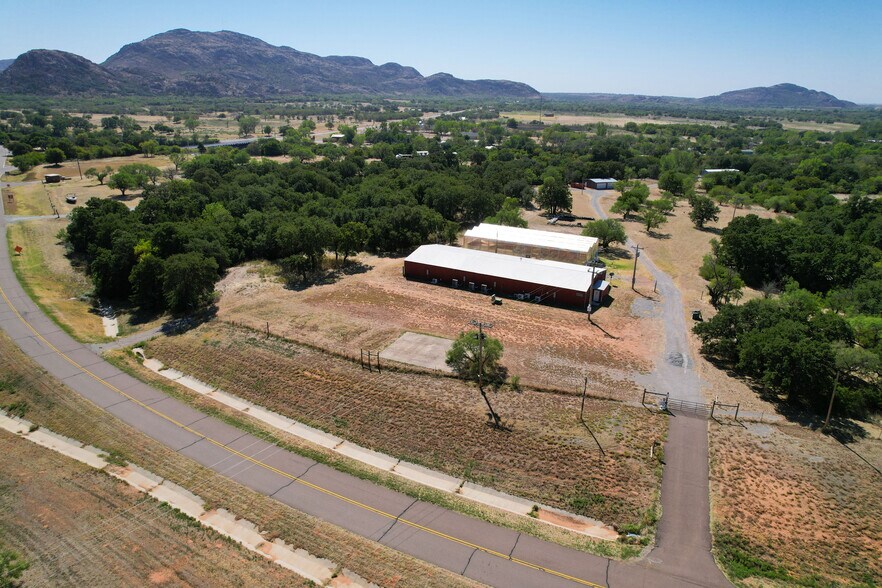 More Photos Of 42851 E County Road 1470, Lone Wolf Land For Sale