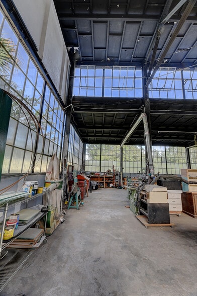 More Photos Of 555 E 3rd St, Jacksonville Warehouse For Lease