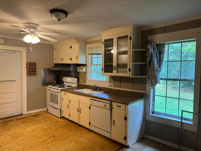 More Photos Of 11150 Highway 97, Century Land For Sale