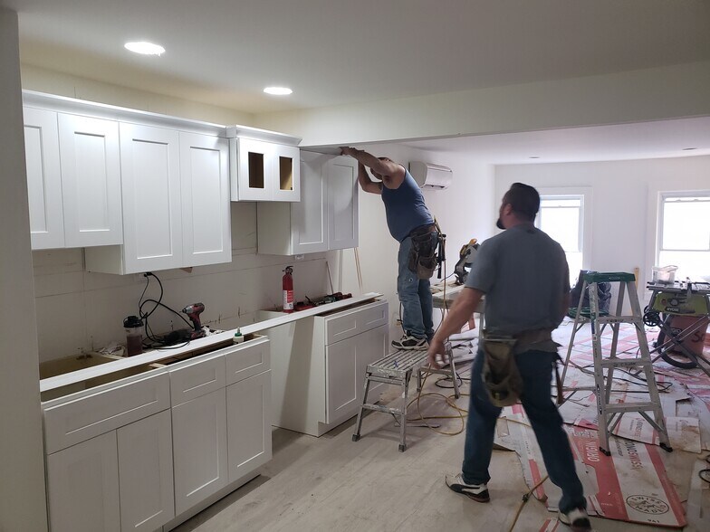 More Photos Of 136-138 Main St, Greenport Storefront Retail Residential For Sale