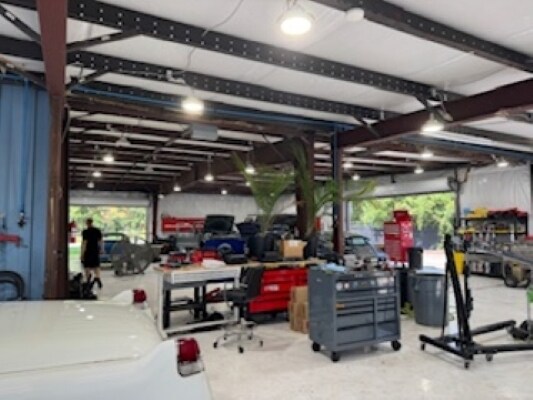 More Photos Of 2470 Air Park Rd, Charleston Warehouse For Lease