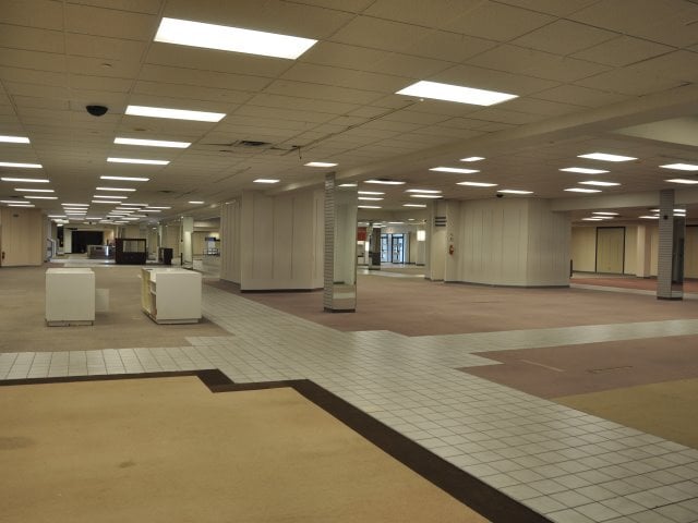 More Photos Of 600-660 W Saint Germain St, Saint Cloud Freestanding For Sale