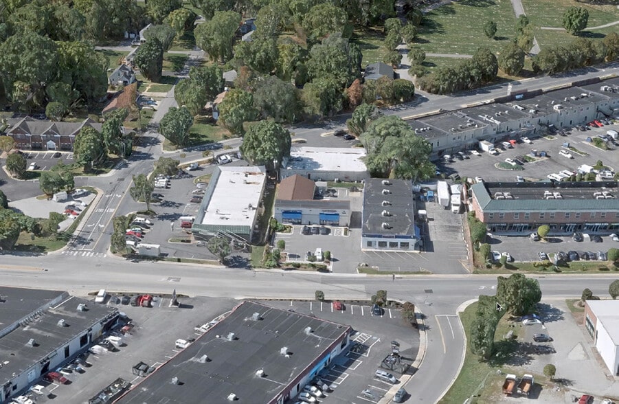 More Photos Of 508 Chinquapin Round Rd, Annapolis Storefront For Lease