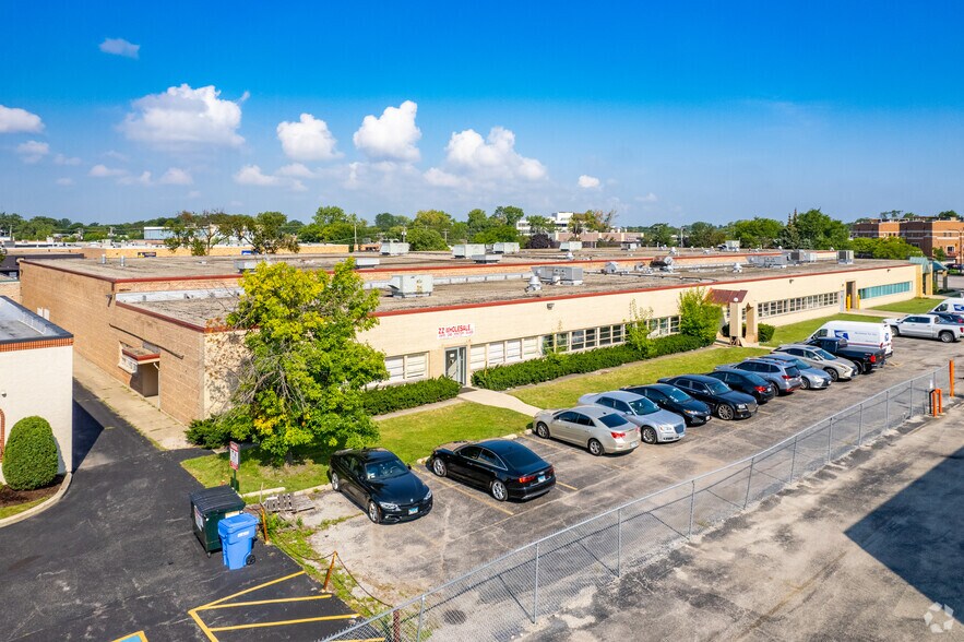 More Photos Of 6500 N Lincoln Ave, Lincolnwood Light Manufacturing For Sale