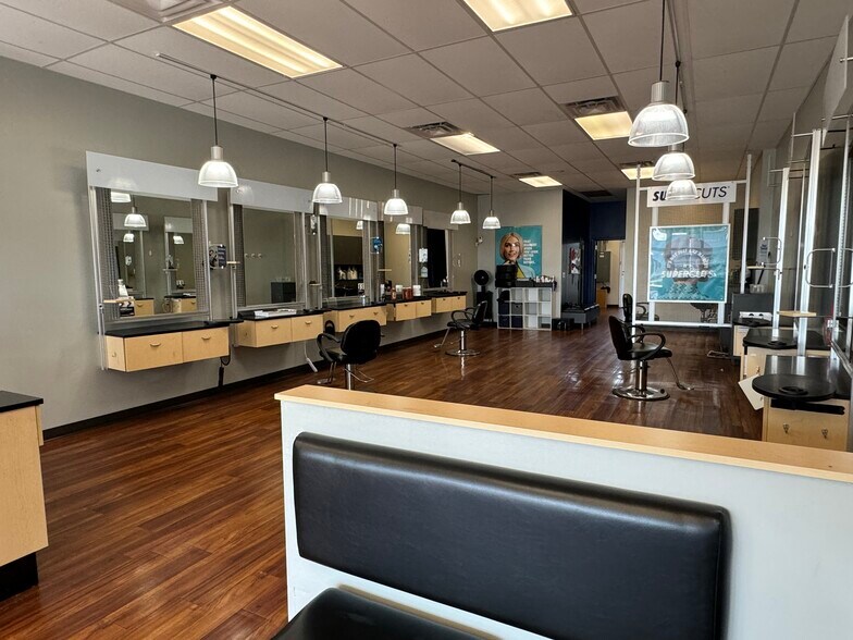 More Photos Of 720 15th St E, Tuscaloosa Storefront Retail Office For Lease