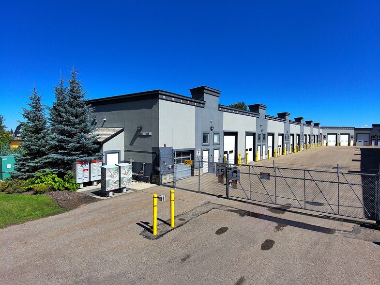 More Photos Of 9903 209 St NW, Edmonton Warehouse For Sale