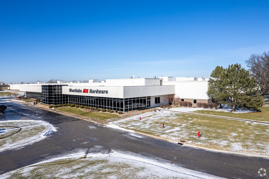 More Photos Of 14000 Marshall Dr, Lenexa Warehouse For Lease