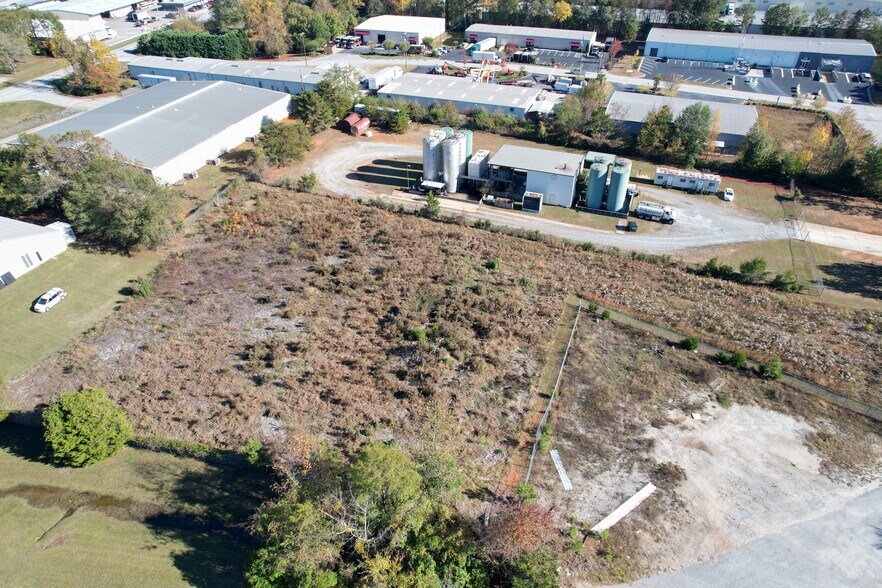 More Photos Of 16 Geneva Ct, Greenville Warehouse For Lease