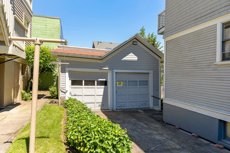 More Photos Of 714-716 NW 24th Pl, Portland Apartments For Sale