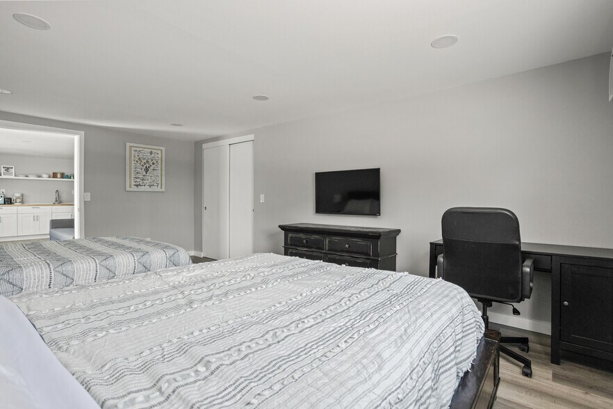 More Photos Of 8820 Rocky Creek Dr, Tampa Apartments For Sale