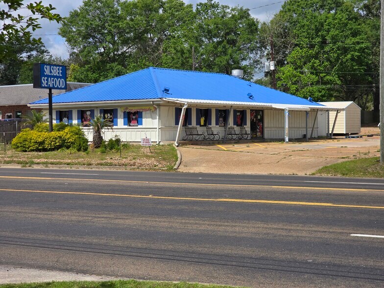 Primary Photo Of 720 Highway 96 S, Silsbee Restaurant For Sale