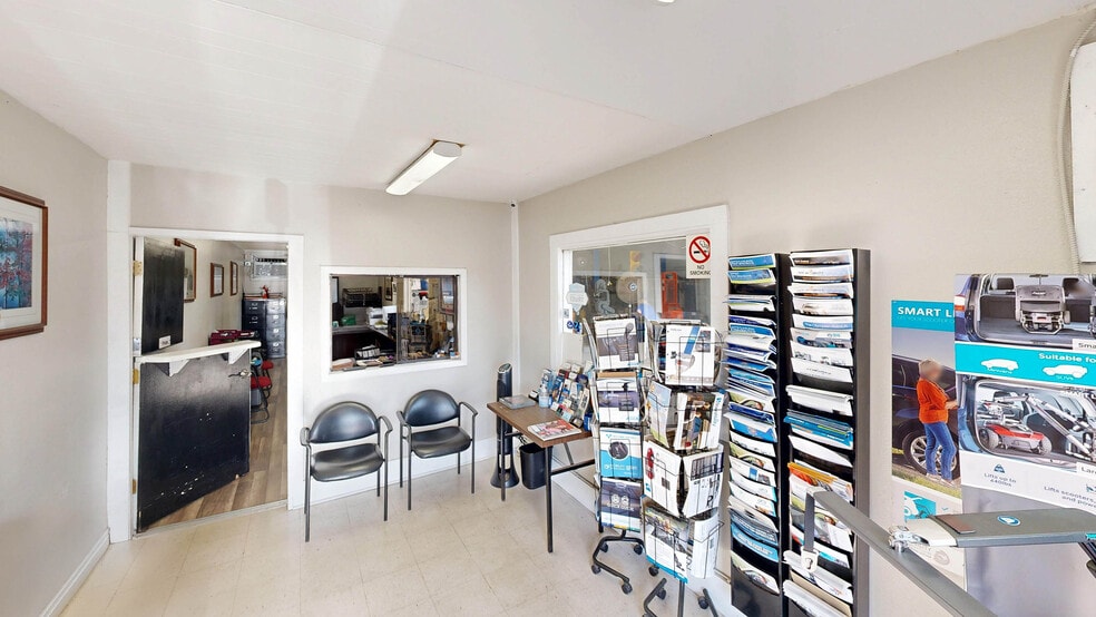 More Photos Of 1800 S Division Ave, Orlando Warehouse For Sale