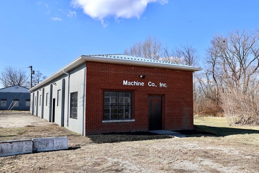 More Photos Of 1058 S Ewing St, Indianapolis Manufacturing For Sale