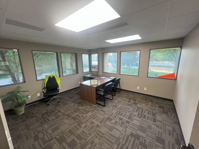 More Photos Of 300 3rd Ave SE, Rochester Coworking Space