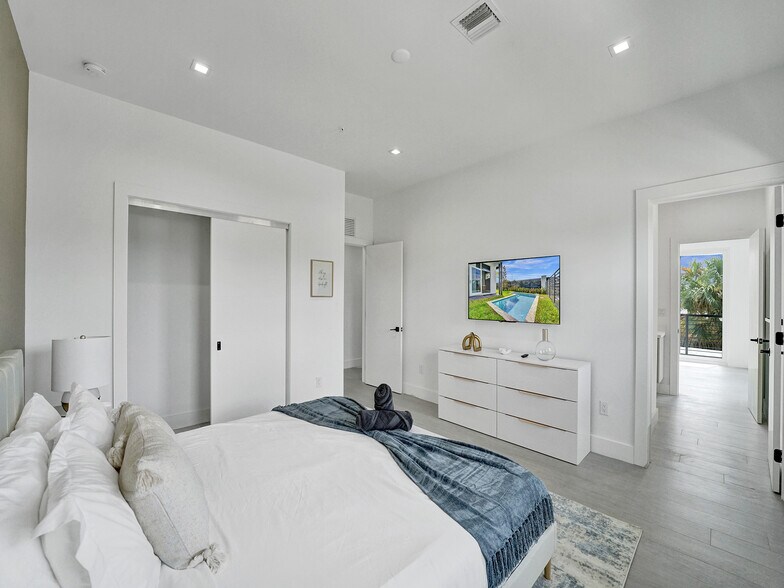 More Photos Of 1220-1226 NE 15th Ave, Fort Lauderdale Apartments For Sale