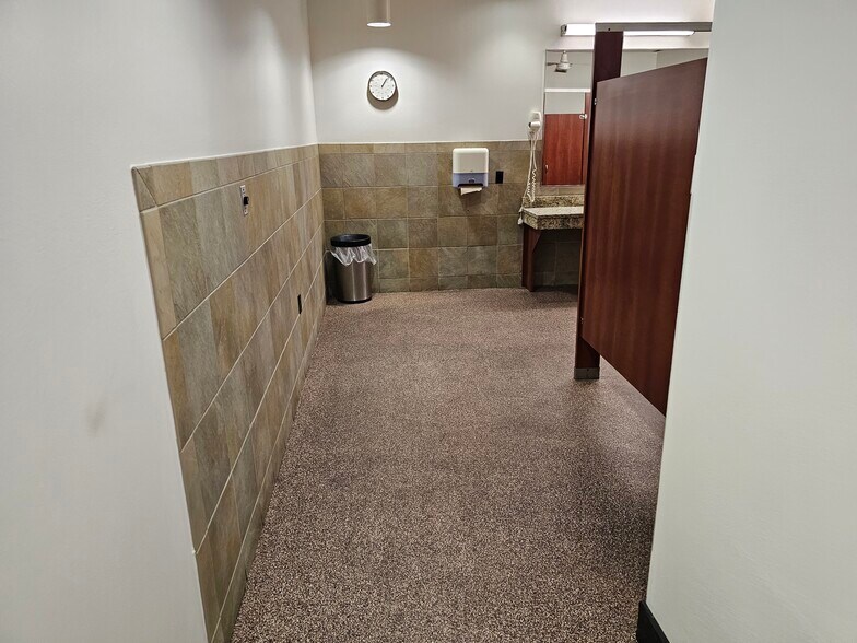 More Photos Of 140 Eglin Pky SE, Fort Walton Beach Health Club For Sale