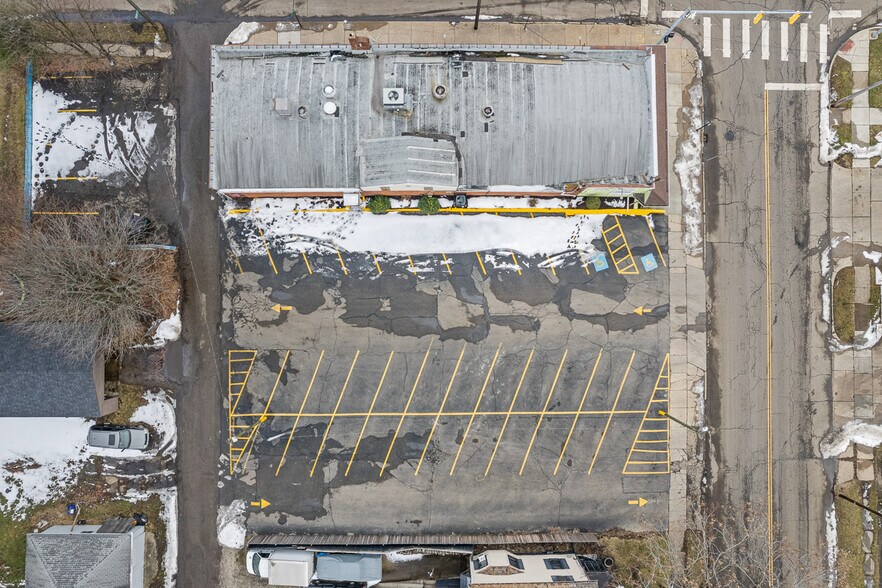 More Photos Of 816 Harrison Ave SW, Canton Restaurant For Sale