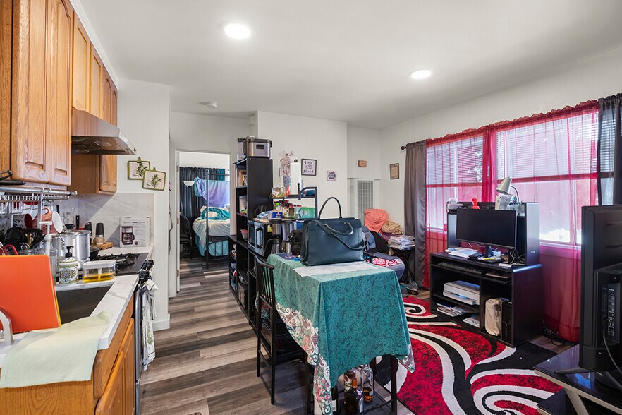 More Photos Of 2004 27th Ave, Oakland Apartments For Sale