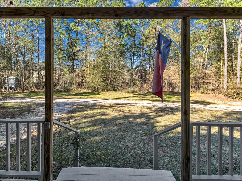 More Photos Of 11201 County Road 203, Plantersville Specialty For Sale