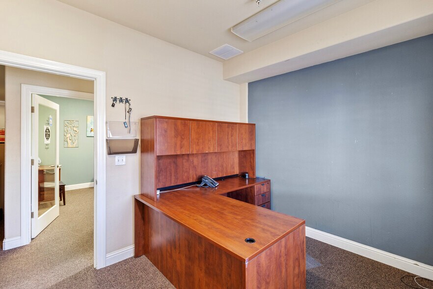 More Photos Of 3075 Crossroads Dr, Redding Light Distribution For Sale