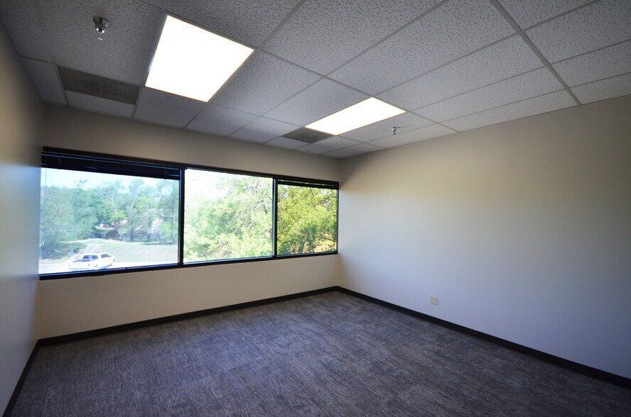 More Photos Of 1812 Centre Creek Dr, Austin Office For Lease