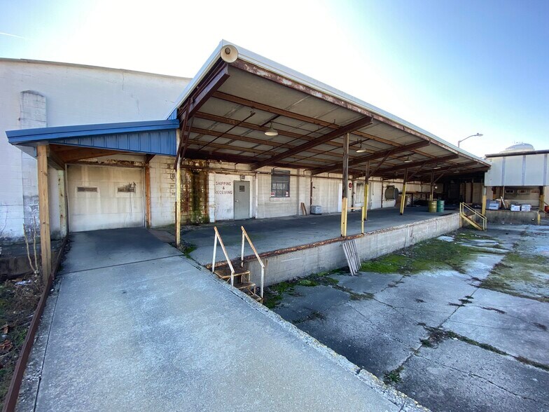 More Photos Of 245 Erie St, Huntington Industrial For Sale