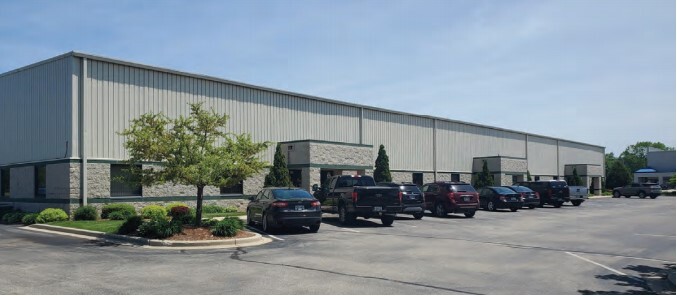 Primary Photo Of 410-420 Winfield Ct, Slinger Light Manufacturing For Lease