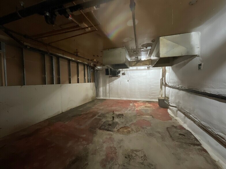 More Photos Of 37-41 North St, Pittsfield Storefront For Lease