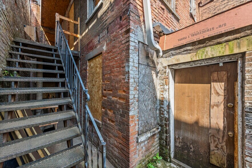 More Photos Of 1648 Vine St, Cincinnati Storefront Retail Residential For Sale