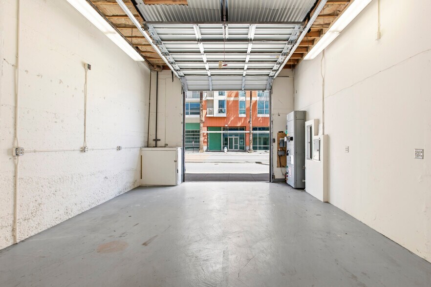 More Photos Of 560 4th St, San Francisco Showroom For Lease