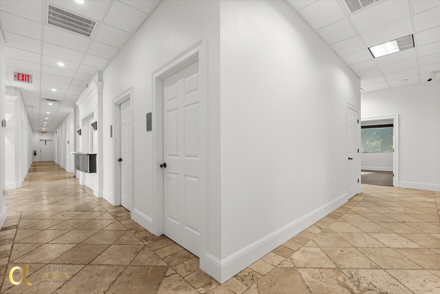 More Photos Of 201 Specialty Pt, Sanford Showroom For Lease