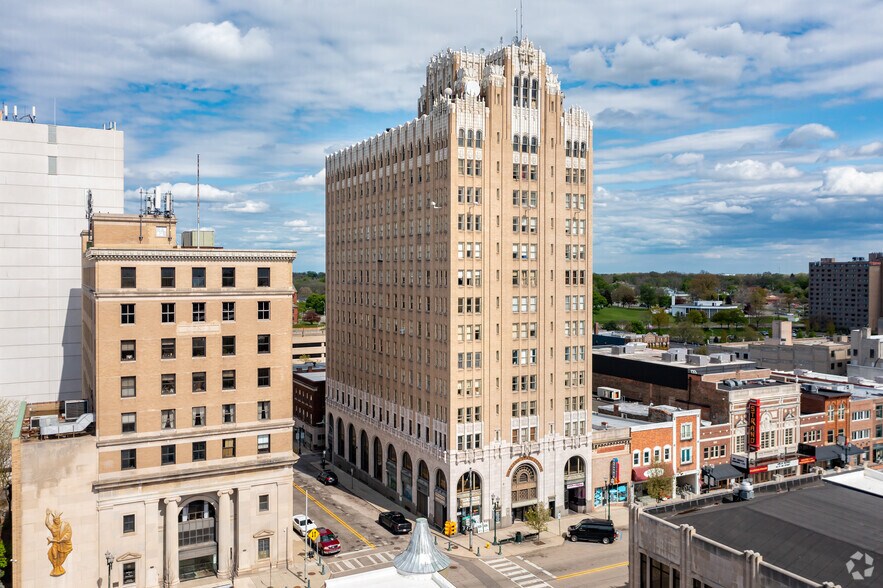 Primary Photo Of 28 N Saginaw St, Pontiac Office For Sale