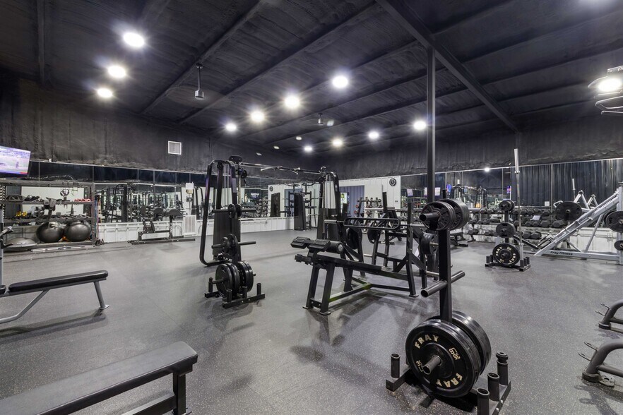 More Photos Of 2762 State Highway 21 E, Caldwell Warehouse For Sale