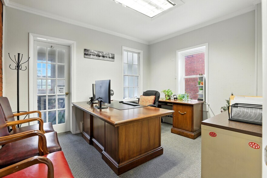 More Photos Of 616 N Washington St, Alexandria Office For Lease