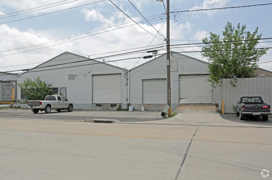 Primary Photo Of 5720 Harvey Wilson Dr, Houston Warehouse For Lease