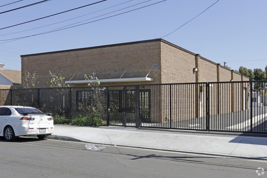 Primary Photo Of 8752 Park St, Bellflower Warehouse For Sale