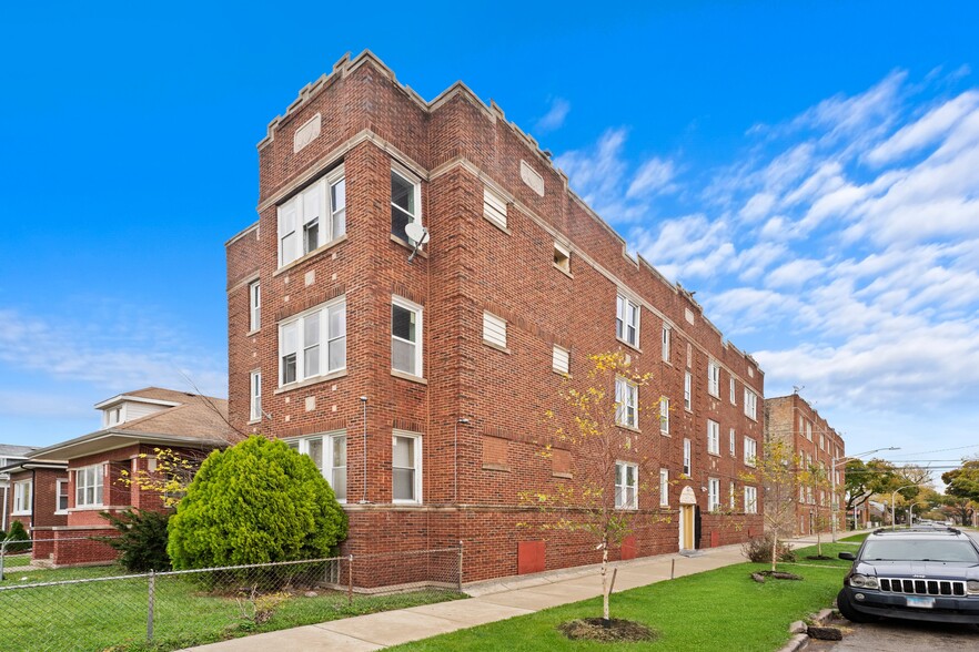 Primary Photo Of 1818 W 78th St, Chicago Apartments For Sale