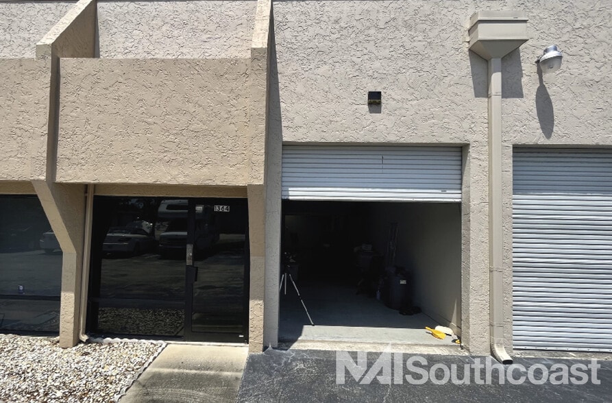More Photos Of 1360-1396 SE Huffman Rd, Port Saint Lucie Warehouse For Lease