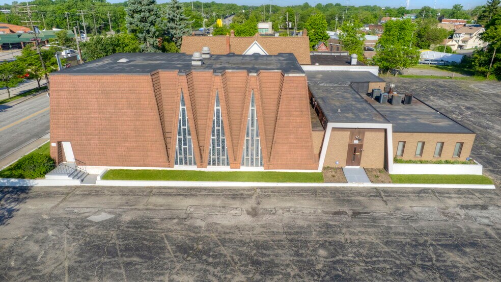 More Photos Of 15715 Libby Rd, Maple Heights General Retail For Sale