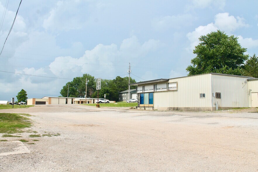 More Photos Of 1709-1713 E 7th St, Atlantic General Retail For Sale